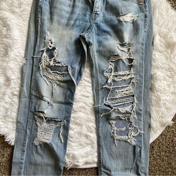 American Eagle Tomgirl Jeans Button Fly Distressed Womens Size 4 - Picture 7 of 10